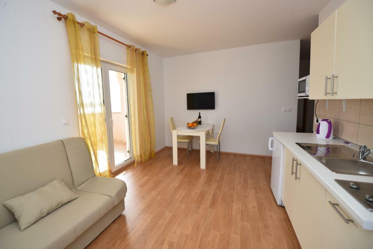 Apartments Zakarija Novaglia Esterno foto